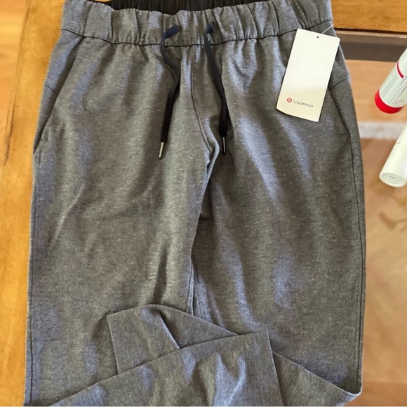Lululemon ON THE FLY pant size 6 - Picture 2 of 5